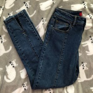 GUESS Dark Wash Jeans/Jeggings